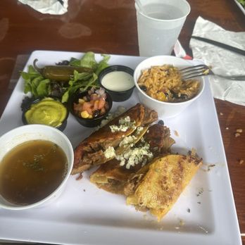 Los Cuatachos - Burris's tacos de carne asada - Mexican Near Me - Camuy, Puerto Rico
