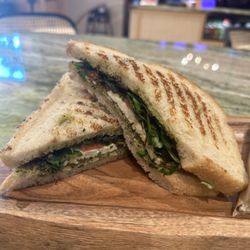 Grind Time Coffee - Does That Make Me Caprese*  

Mozzarella Cheese, Tomato, Arugula,
 Balsamic, Avocado & Pesto 
add Grilled Chicken
