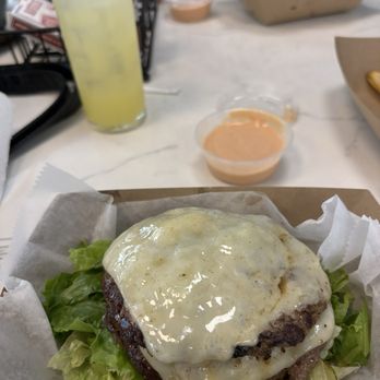 Snow Republic Brewing - Delicious Burgers without the bun (they will have gluten free buns available soon!J - Brewpubs Near Me - Brattleboro, Vermont