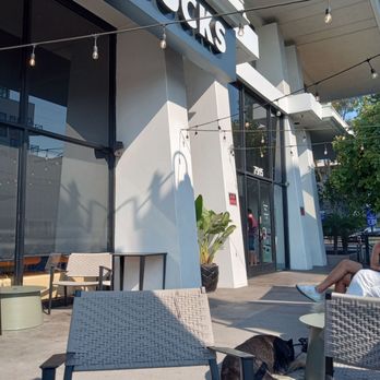 Starbucks - Coffee & Tea Near Me - Los Angeles, California