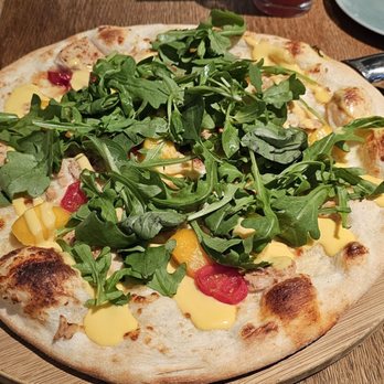 mama trattoria - Pizza Bianca Mango e Pollo - Italian Near Me - Hamburg, HH mama trattoria - Pizza Bianca Mango e Pollo - Italian Near Me - Hamburg, HH