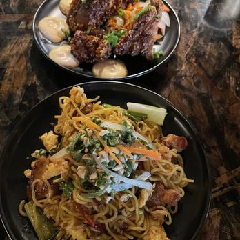 XO Restaurant - Pad thai and fried chicken. - Asian Fusion Near Me - Honolulu, Hawaii XO Restaurant - Pad thai and fried chicken. - Asian Fusion Near Me - Honolulu, Hawaii