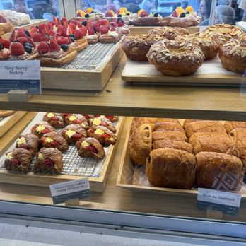 Paris Baguette - Bakeries Near Me - Overland Park, Kansas Paris Baguette - Bakeries Near Me - Overland Park, Kansas