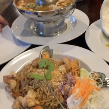 Jasmine Thai Restaurant - Pad Thai! - Thai Near Me - Destin, Florida