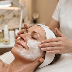 Shree Eyebrow Threading - Glowing skin starts here Our Signature Facial deep-cleanses, exfoliates & hydrates for a radiant, refreshed complexion.