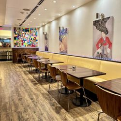 Hoya Korean Kitchen - Seating area