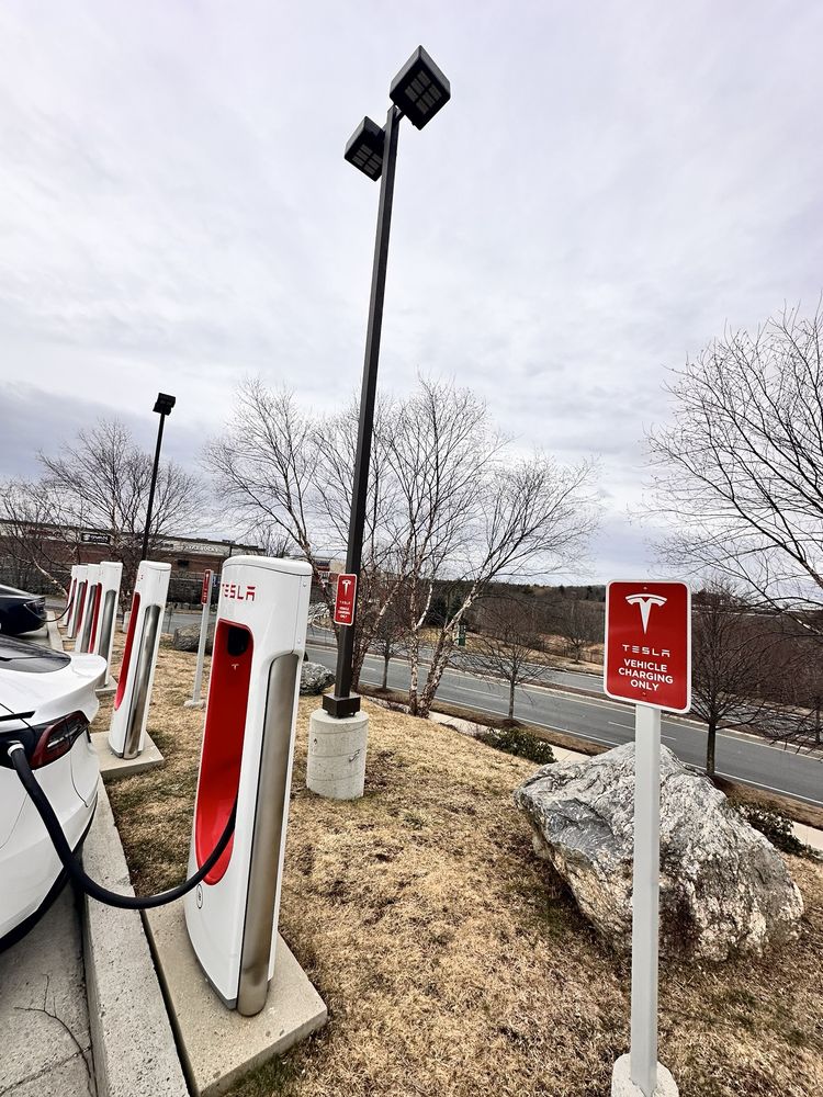 TESLA SUPERCHARGER Updated May 2024 2 Highland Common E, Hudson