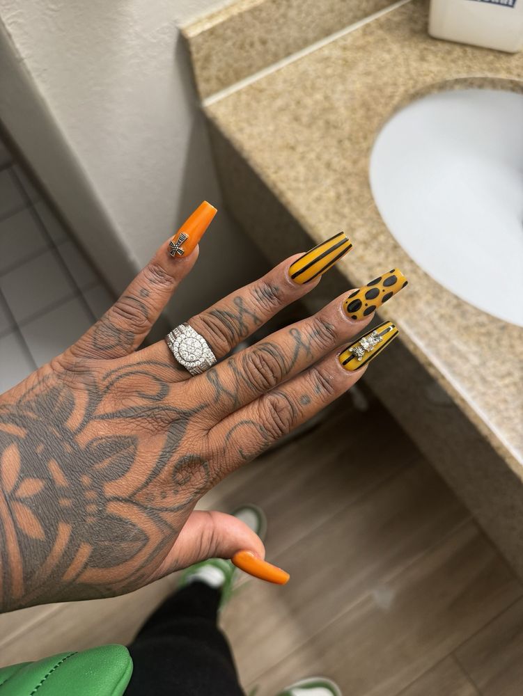 Happy Nails 2 Image