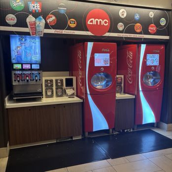 AMC Bakersfield 6 - Cinema Near Me - Bakersfield, California