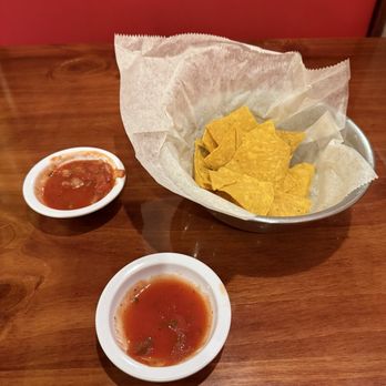 Mexico Lindo KC 2 - Chips and Salsa - Mexican Near Me - Independence, Missouri
