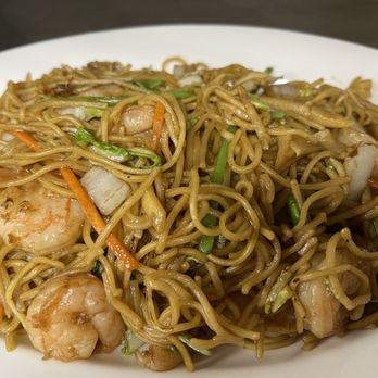 China Master - a plate of noodles with shrimp and vegetables - Dim Sum Near Me - Mount Pleasant, Michigan China Master - a plate of noodles with shrimp and vegetables - Dim Sum Near Me - Mount Pleasant, Michigan