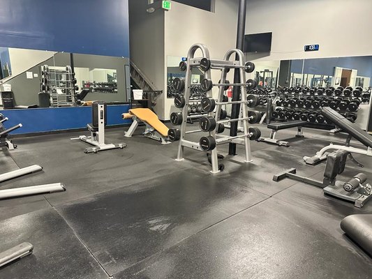 Cleaning a gym and massage space today 💪🏋️♀️ - Great time to clean the gym Cleaning a gym and massage space today 💪🏋️♀️ - Great time to clean the gym