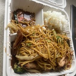 Very VERY DISAPPOINTED!Less food for the same price??! I'll listen to the bad reviews next time, this is what I get for now