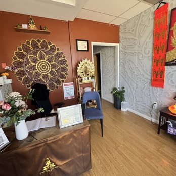The Rich Spa Now - Peaceful Thai-inspired decor with soft meditation music. I felt relaxed the moment I walked in. - Massage Near Me - Santa Monica, California The Rich Spa Now - Peaceful Thai-inspired decor with soft meditation music. I felt relaxed the moment I walked in. - Massage Near Me - Santa Monica, California