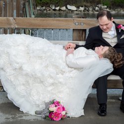 Flowers on Woodworth - Brides bouquet and grooms boutonnière