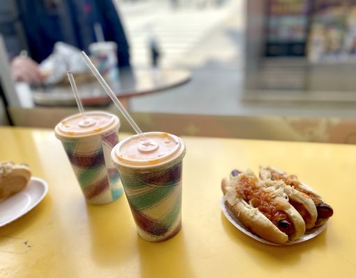 Gray's Papaya by null