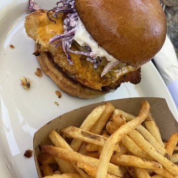 Plank Craft Kitchen & Bar - Chicken sandwich - American Near Me - Folsom, California
