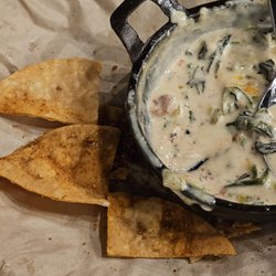 Campfire Grill - Spinach queso dip and chips