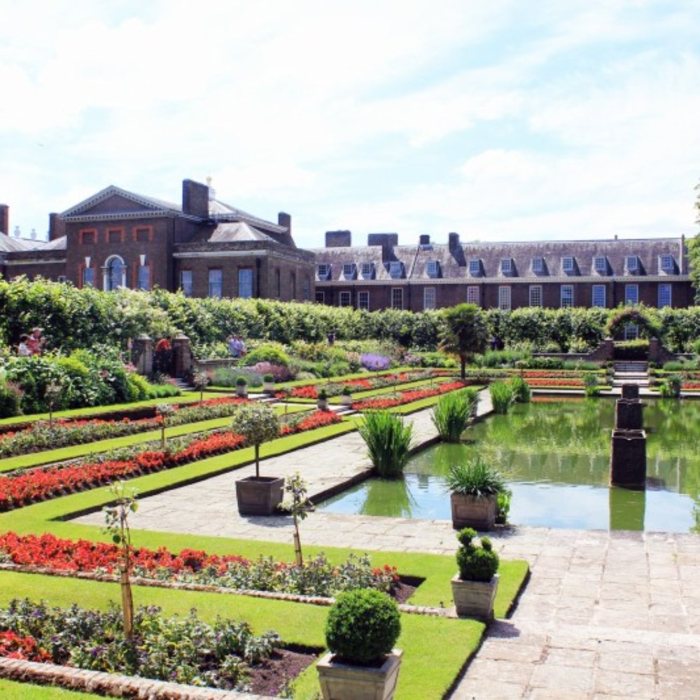 Kensington Gardens - The Sunken Garden @ Kensington Palace - Parks Near Me - London, XGL