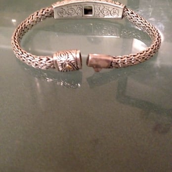 Express Pawn Shop - The clasp and the underside of the bracelet ! It's a VERY detailed piece - Pawn Shops Near Me - San Diego, California Express Pawn Shop - The clasp and the underside of the bracelet ! It's a VERY detailed piece - Pawn Shops Near Me - San Diego, California