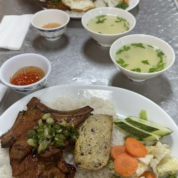 Com Tam Kieu Giang - Com tam suon cha Com tam suon ga nuong trung - Vietnamese Near Me - Houston, Texas