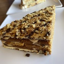 Alaska and Dumplings - Honey cake