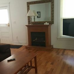 Hammondsport Lodging - Gulf Stream House #10. Private entrance, private deck, lake block, 2 queen beds, gas fireplace, private bath, hardwood floors, kitchenette.