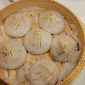 Mr Bun - Crab meat and pork soup dumpling - Shanghainese Near Me - Brooklyn, New York