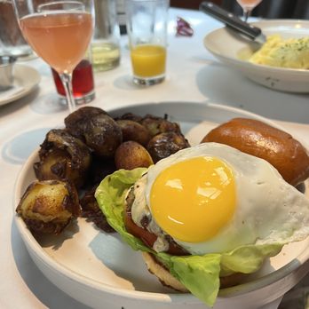 Meddlesome Moth - Lazy egg burger - Bars Near Me - Dallas, Texas