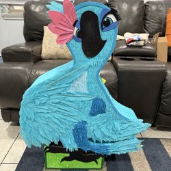 Candy4Less - Outcome of the piñata I wanted. Very thick and sturdy material