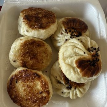 Mama Lu Dumpling House - Pan Fried Veggie with Meat Buns - Chinese Near Me - Monterey Park, California