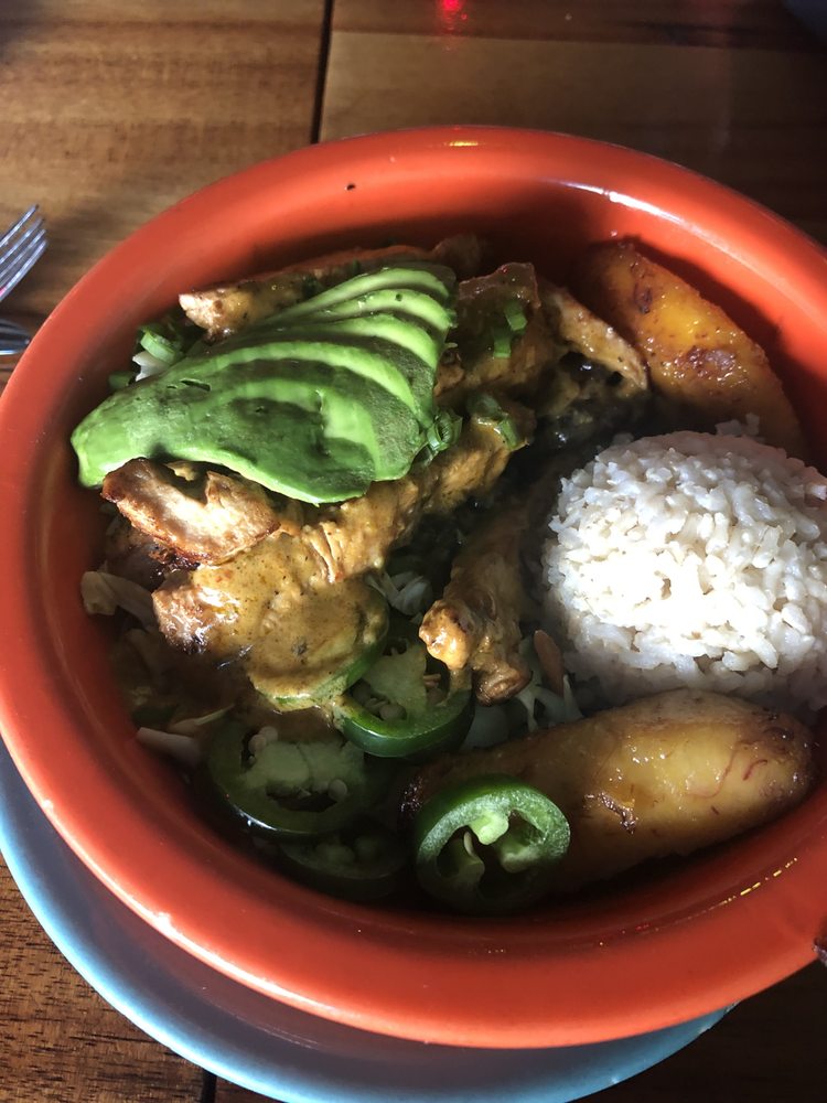 Order SPICY THAI CHICKEN food online from Hula's Island Grill store, Santa Cruz on bringmethat.com