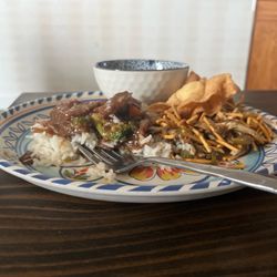 House of Hui's - Beef n Broccoli  Chicken Chow Mein