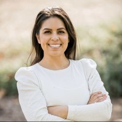 Dr. Marisela Sinclair a family and cosmetic dentist in Encinitas, CA