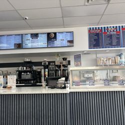 Kimmies Cafe - Coffee bar, they sell Uncle Louie G ice cream and Italian ice. There menu offers coffees, teas, breakfast, lunch, dinner, dessert.