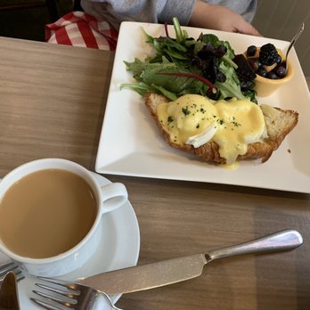 Del Ray Cafe - Crab eggs Benedict - French Near Me - Alexandria, Virginia Del Ray Cafe - Crab eggs Benedict - French Near Me - Alexandria, Virginia
