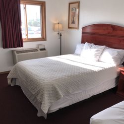 Yorkshire Inn & Suites - After I slept in bed. Best linens ever!