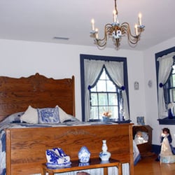 Meadowbrook Farm Bed & Breakfast - Blue Delft Room