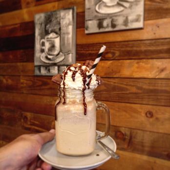 French Greed - Milkshake Kinder Bueno - Coffee & Tea Near Me - Strasbourg, 67