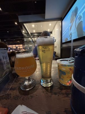 Roadhouse Pub & Eatery by null