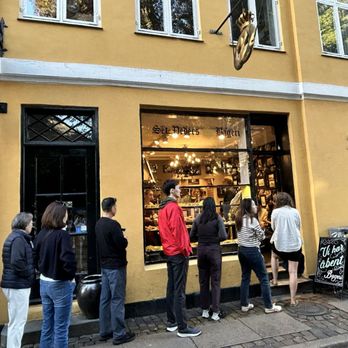 Sankt Peders Bageri - The lines get long - Bakeries Near Me - Copenhagen, 84