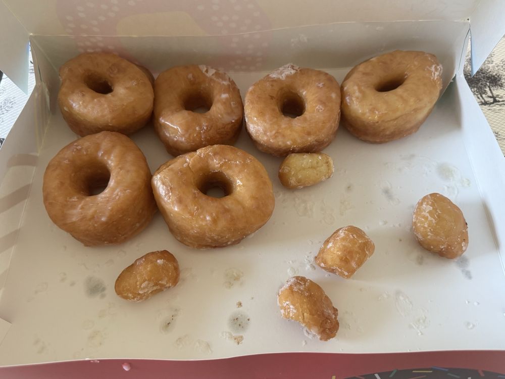 Tanned Donuts Logo