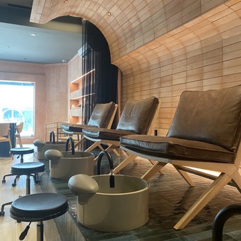 Beauty et al - Pedicure area, so comfy - Nail Salons Near Me - Toronto, Ontario Beauty et al - Pedicure area, so comfy - Nail Salons Near Me - Toronto, Ontario