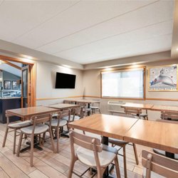 AmericInn by Wyndham Bemidji - Breakfast Area