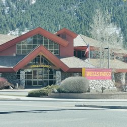 Wells Fargo Bank - Bank front