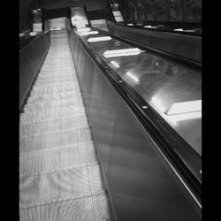 Kelvinbridge Subway Station - Staring down the escalator of DOOM~~~!!!