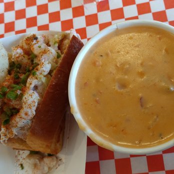 Pike Place Chowder - Half shrimp roll and smoked salmon chowder - Seafood Near Me - Seattle, Washington
