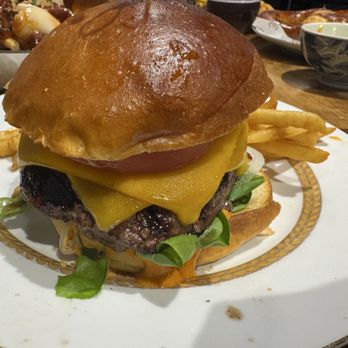 The Hall by Beer Lab HI - Burger - Breweries Near Me - Aiea, Hawaii