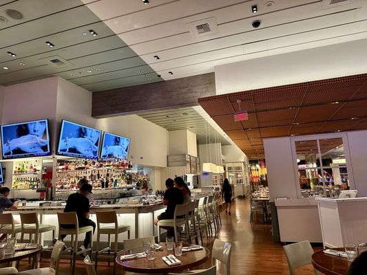 Wolfgang Puck Bar & Grill by null Wolfgang Puck Bar & Grill by null