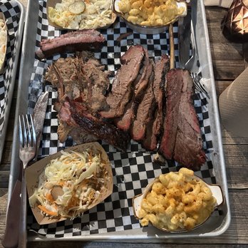Lattuca Barbecue - 4 Meat bbq tray - Barbeque Near Me - Montreal, Quebec Lattuca Barbecue - 4 Meat bbq tray - Barbeque Near Me - Montreal, Quebec